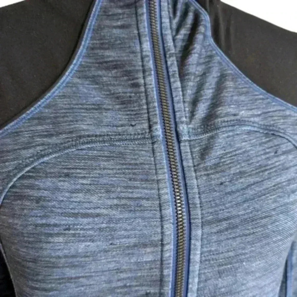 Lululemon Forme  Jacket Reversible Slub Denim Limitless Blue 11/2012 Women's 6 - Picture 14 of 14